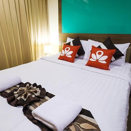 เซน รูม สีลม 12 Hotel กรุงเทพมหานคร ภายนอก รูปภาพ