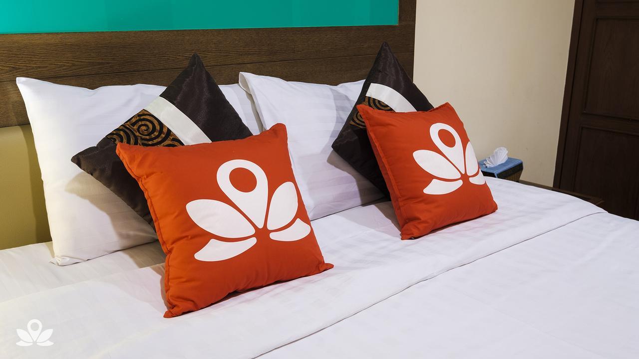 เซน รูม สีลม 12 Hotel กรุงเทพมหานคร ภายนอก รูปภาพ
