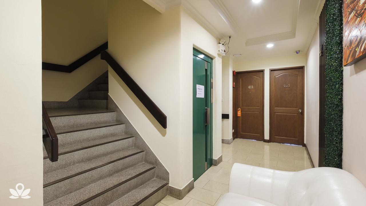 เซน รูม สีลม 12 Hotel กรุงเทพมหานคร ภายนอก รูปภาพ