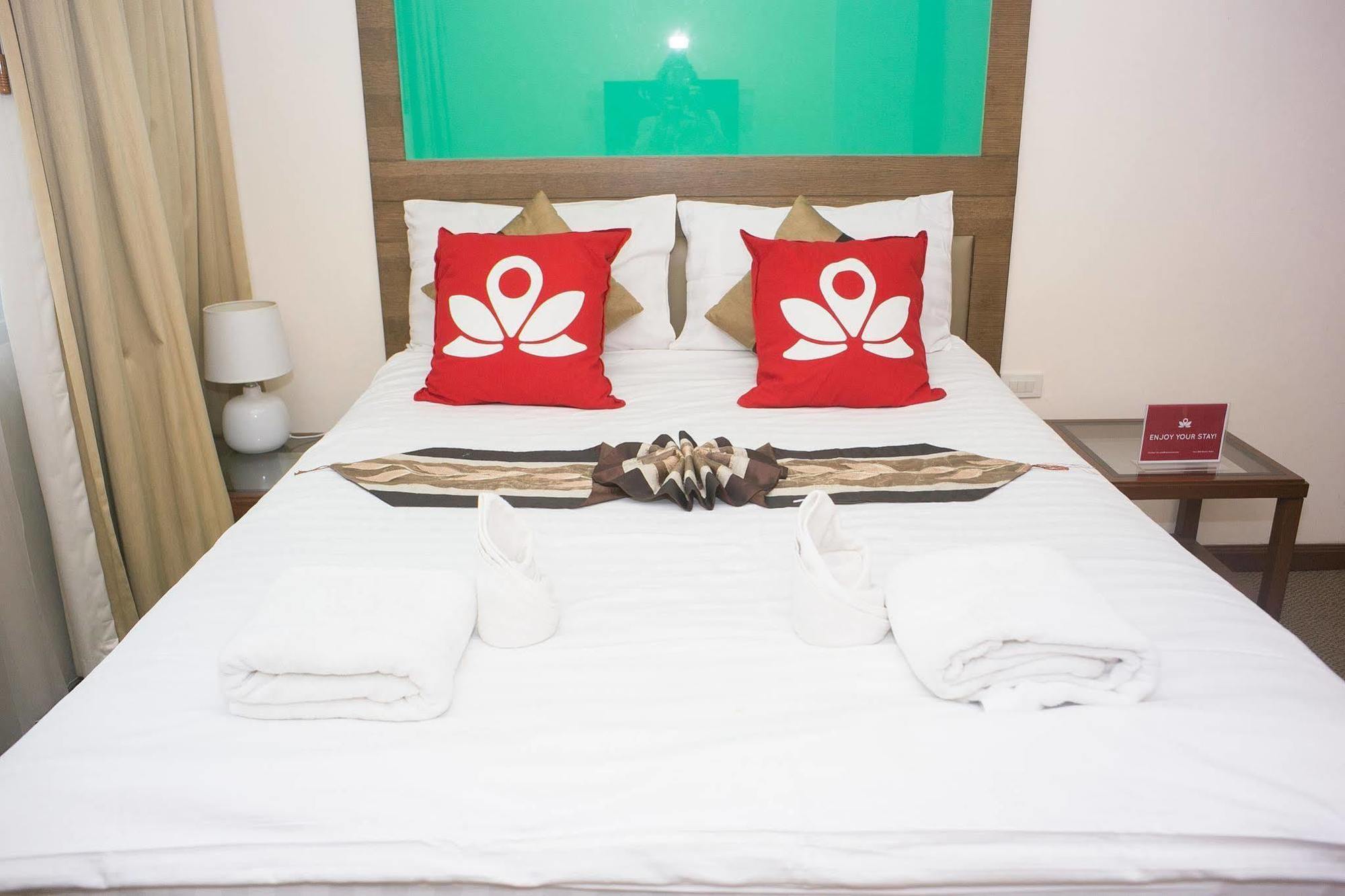 เซน รูม สีลม 12 Hotel กรุงเทพมหานคร ภายนอก รูปภาพ