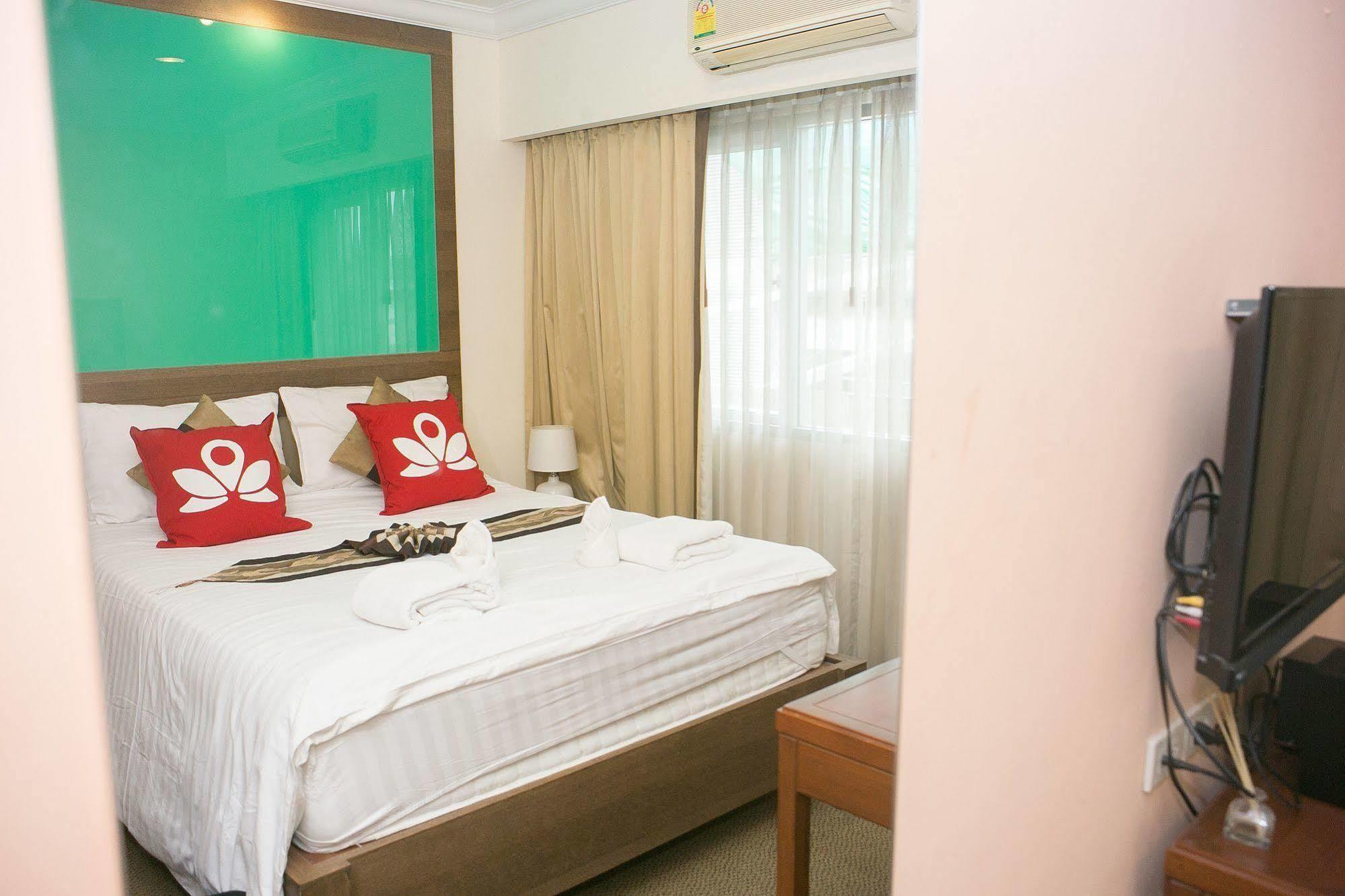 เซน รูม สีลม 12 Hotel กรุงเทพมหานคร ภายนอก รูปภาพ